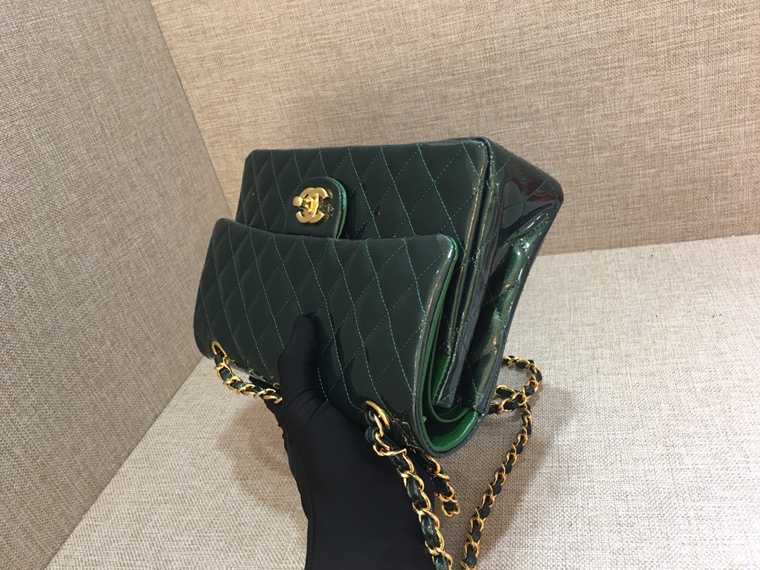 Medium Classic Flap Patent Leather Bag AO1112 Green/Gold